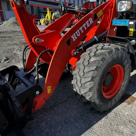 R090