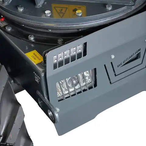 Elektro-Raddumper HD150E, 1500 kg Nutzlast, Bergmann, Batterielaufzeit 4-6 Stunden, robustes Knick-Pendel-Gelenk, hohe Steigfähigkeit, Ladevolumen gehäuft 0.85 Kubikmeter, Fahrgeschwindigkeit 18 km/h, Ausschütthöhe 61 cm