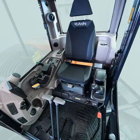 HUTTER Kubota KX085, Raupenbagger mittlere Gewichtsklasse, mit Löffel, 8.4 Tonnen Gewicht, Motorleistung 66.6 PS, Kompaktbagger, geringer Heckschwenkradius, automatische Betankungsanlage, mit Trackingsystem, Klimaanlage, Lastbruchsicherung, Diebstahlsicherung, Load-Sensing-Hydrauliksystem, Grabtiefe 4.6 m, Luxuskabine mit Komfortsitz