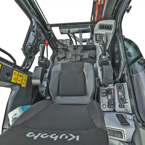 HUTTER Kubota KX042, Raupenbagger mittlere Gewichtsklasse, mit Löffel, 4.2 Tonnen Gewicht, Motorleistung 40.4 PS, Kompaktbagger, höchste Losbrechkraft, grosszügige Kabine