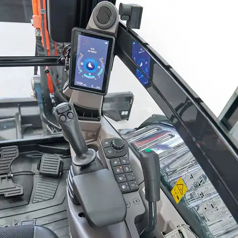 HUTTER Kubota KX060, Raupenbagger mittlere Gewichtsklasse, mit Löffel, 5.6 Tonnen Gewicht, Motorleistung 47.6 PS, Kompaktbagger, geringe Geräuschemission, mit Trackingsystem, LED-Beleuchtung, grosse Glasflächen, Rückfahrkamera, beide Joysticks mit Proportionalsteuerung, intuitive Jog-Dial-Bedienung, farbiger LCD-Bildschirm, Komfortsitz, weit öffnende Wartungshauben, servicefreundlich