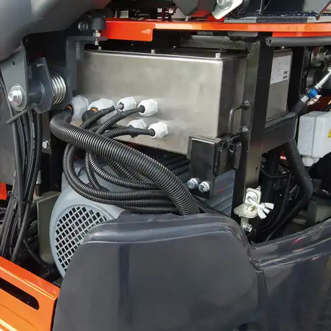 pelle électro HUTTER Kubota U17E, poids 1650 kg, Moteur électrique 11 kW, Train de chenilles pouvant s’élargir