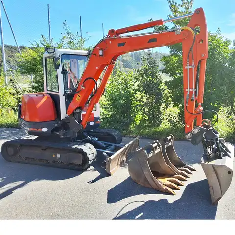 HUTTER Kubota KX121-3