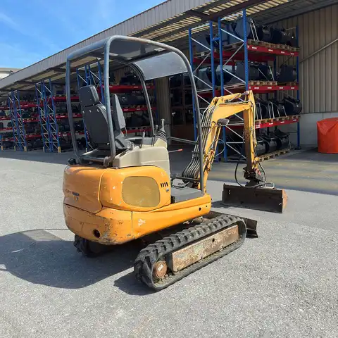 Case CX18B