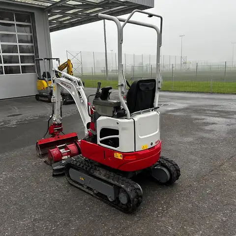Takeuchi TB210