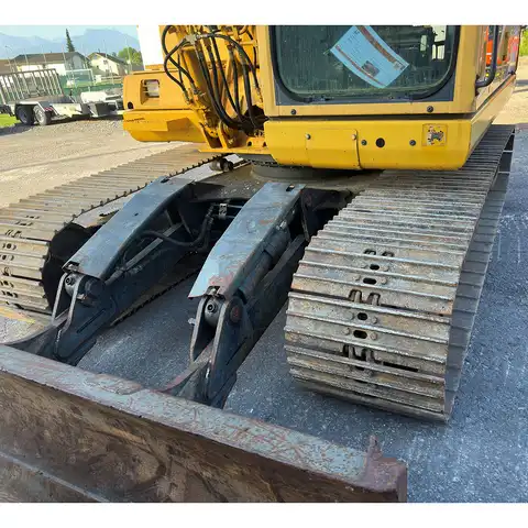 Komatsu PC130