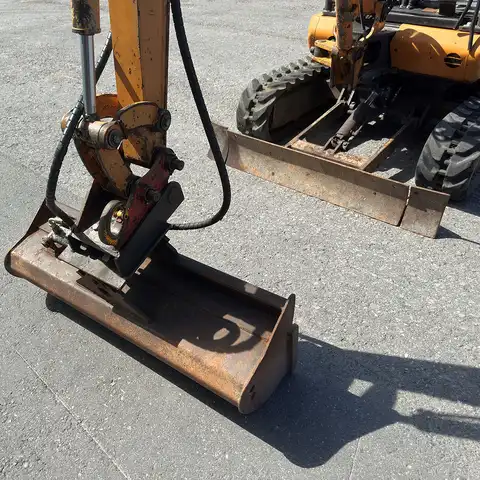 Case CX18B