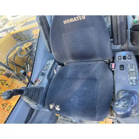 Komatsu PC130